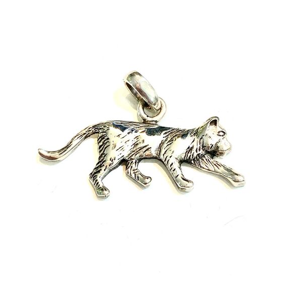 .925 Cat Stalking Sterling Silver Jewelry Charm #cat #cat collector - Picture 1 of 4
